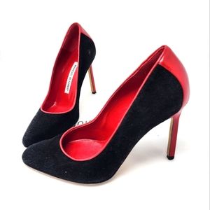 Manolo Blahnik Black Leather Pumps 35